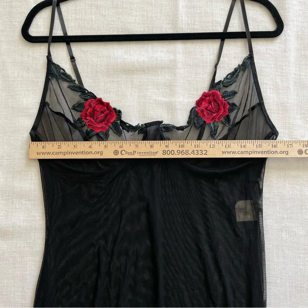 Dreamgirl Elegant Black Lace Babydoll Y2K Chemise with Red Rose Accents Size 1X‎